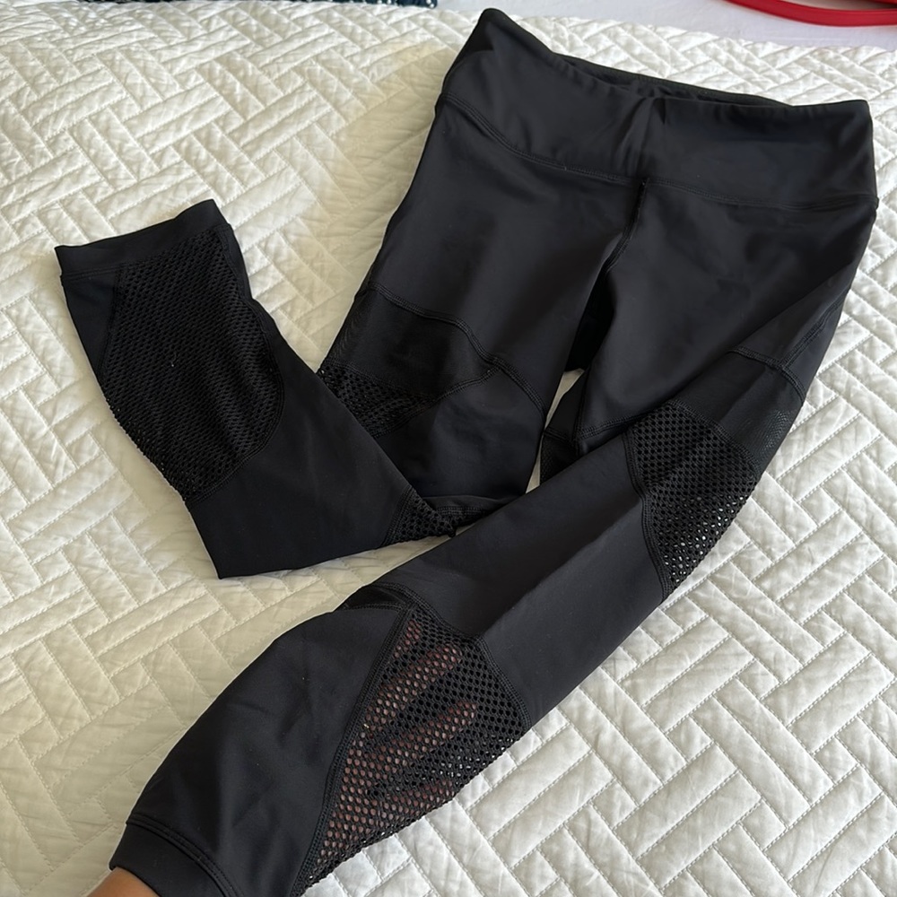 Lululemon Mesh And Netting Capris Black Size 4 Li… - image 1